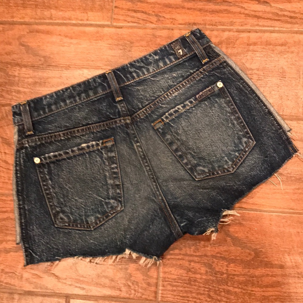 7 For All Mankind Reverse Panel Shorts - Picture 3 of 3